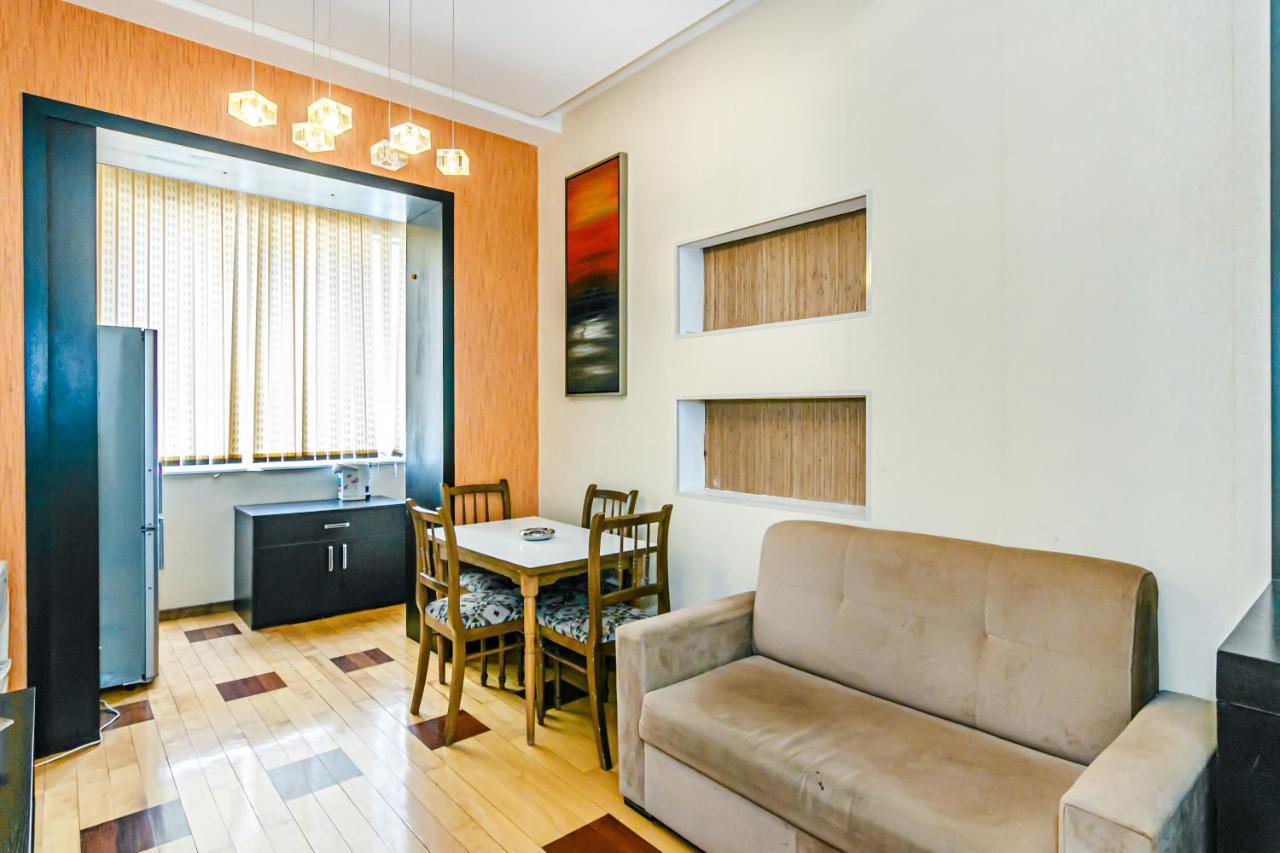 Lovely Sweet Apartment Баку Экстерьер фото