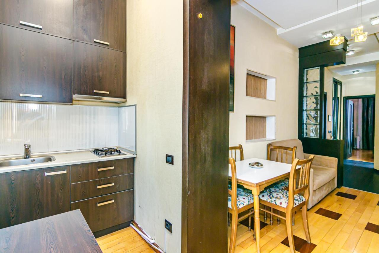 Lovely Sweet Apartment Баку Экстерьер фото
